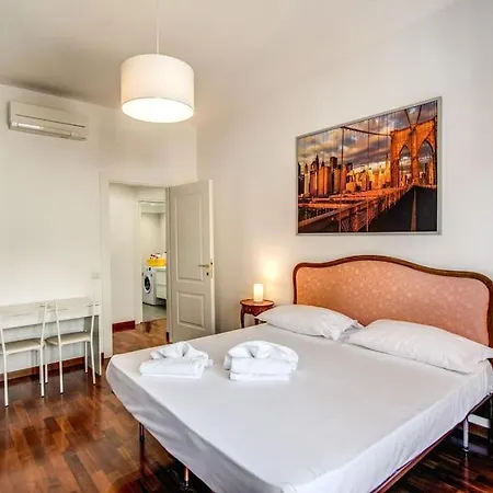 Homely - Spacious In Gianicolo District Apartment