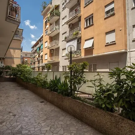 Homely - Spacious In Gianicolo District