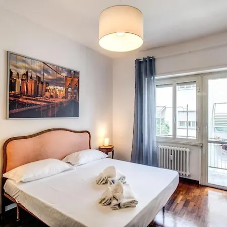 Homely - Spacious In Gianicolo District Appartamento