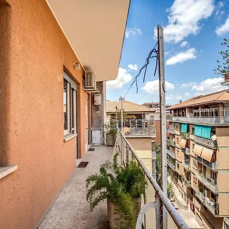 Homely - Spacious In Gianicolo District *