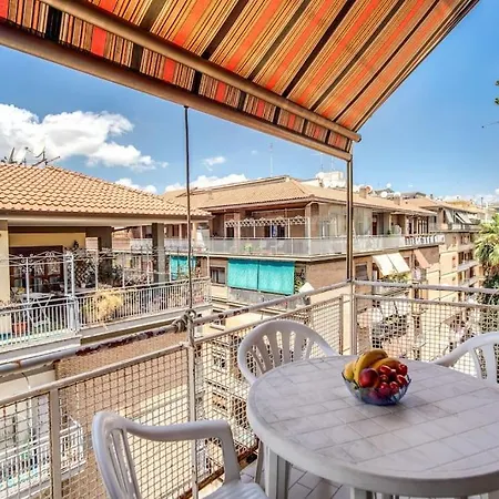 Homely - Spacious In Gianicolo District Lejlighed *